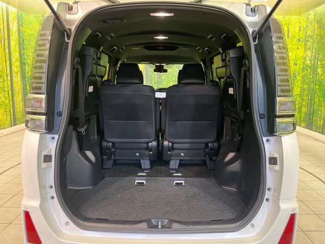 TOYOTA VOXY 2018 Image 31