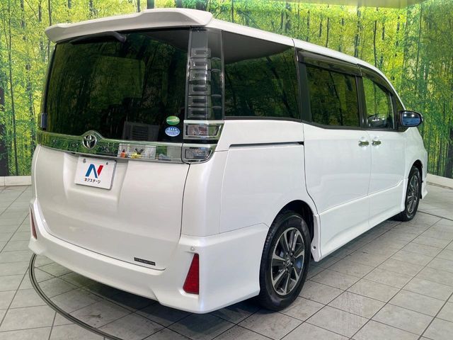 TOYOTA VOXY 2018 Image 31