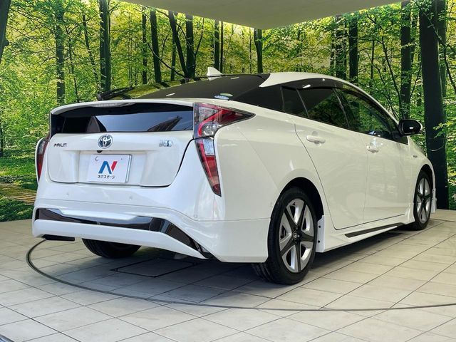 TOYOTA PRIUS 2017 Image 31