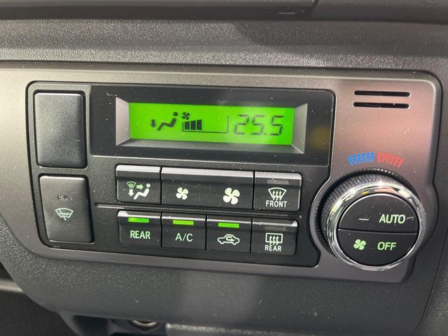 TOYOTA HIACE VAN 4WD 2022 Image 31