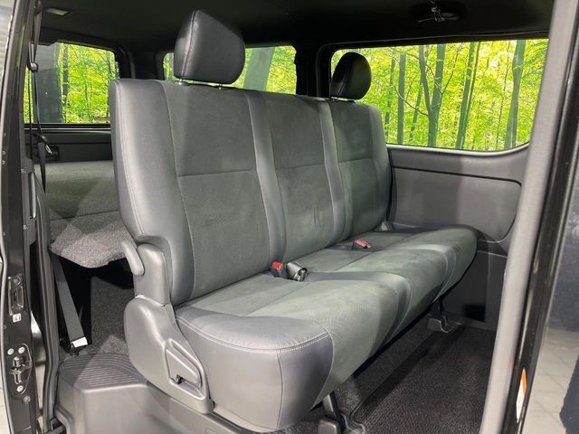 TOYOTA HIACE VAN 4WD 2022 Image 31