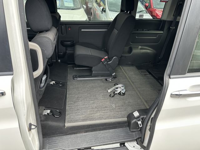 HONDA STEPWAGON SPADA 2016 Image 31