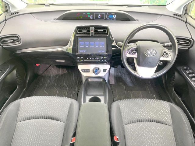 TOYOTA PRIUS 2018 Image 31