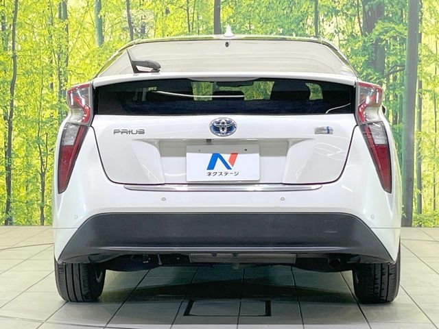 TOYOTA PRIUS 2018 Image 31