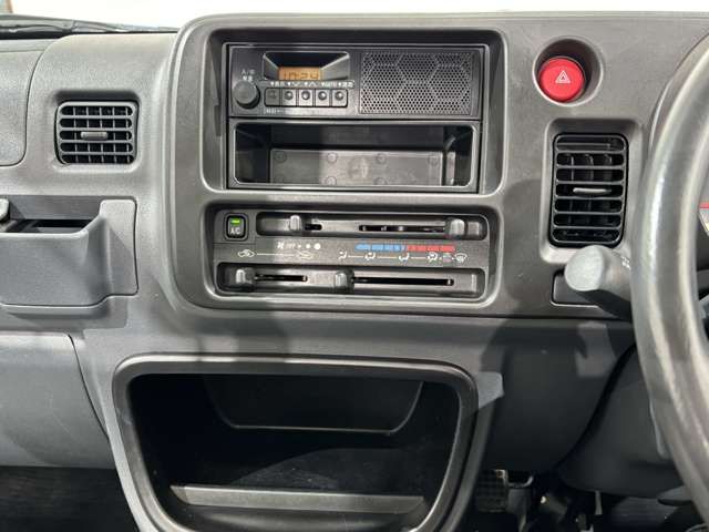 DAIHATSU HIJET TRUCK 4WD 2012 Image 31