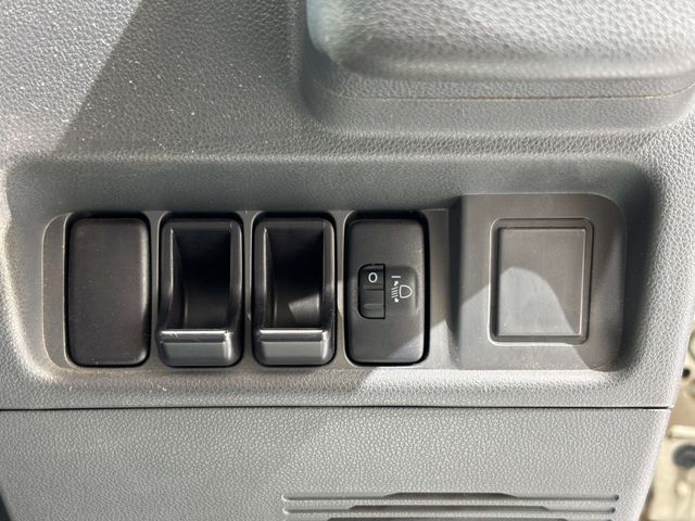 DAIHATSU HIJET TRUCK 4WD 2012 Image 31