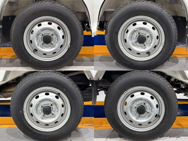 DAIHATSU HIJET TRUCK 4WD 2012 Image 31