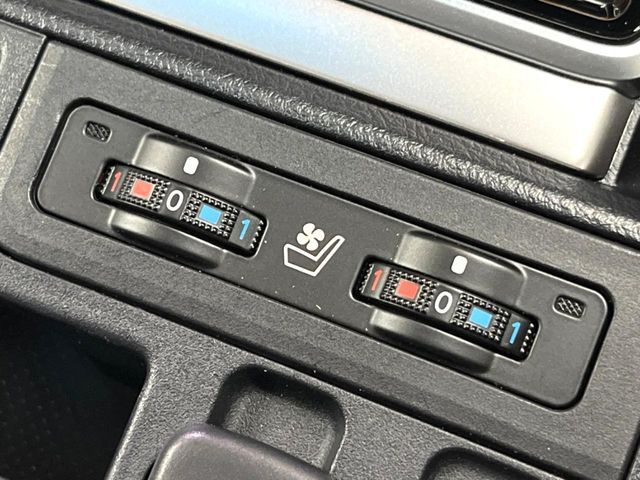 TOYOTA LANDCRUISER PRADO 2023 Image 31