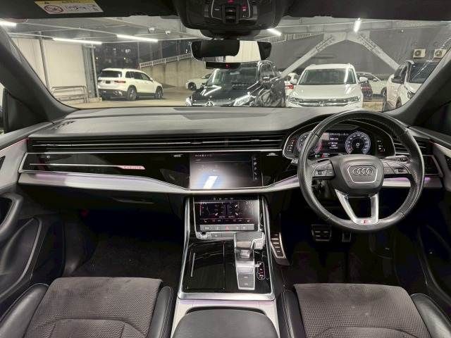 AUDI Q8 2021 Image 31