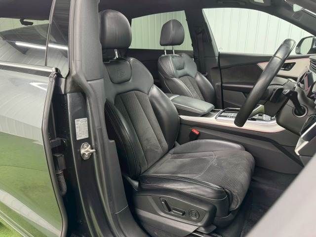 AUDI Q8 2021 Image 31