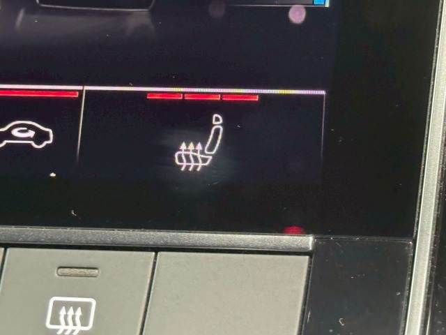 AUDI Q8 2021 Image 31