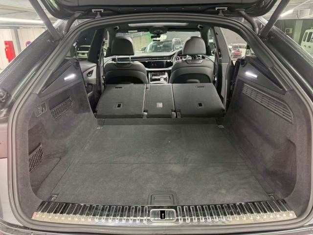 AUDI Q8 2021 Image 31