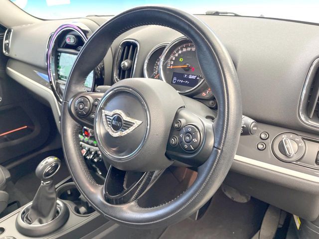 BMW MINI COOPER SD C 2019 Image 31