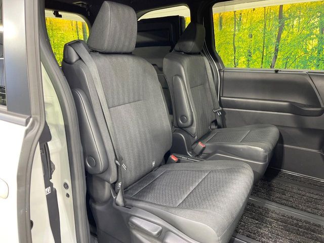 TOYOTA VOXY HYBRID 2023 Image 31