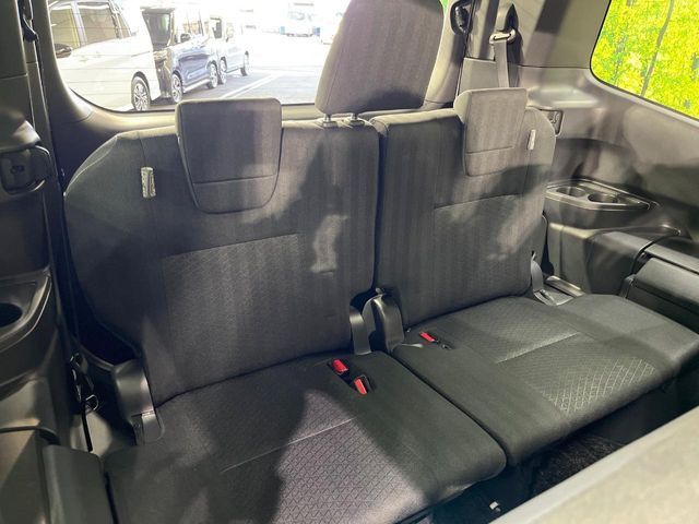 TOYOTA VOXY HYBRID 2023 Image 31