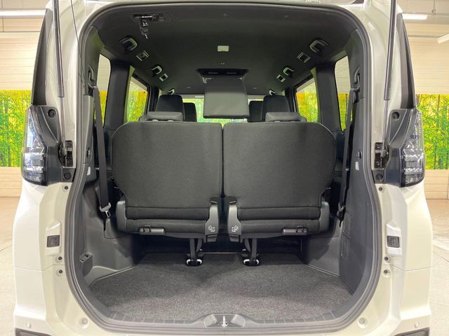 TOYOTA VOXY HYBRID 2023 Image 31