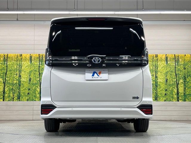 TOYOTA VOXY HYBRID 2023 Image 31