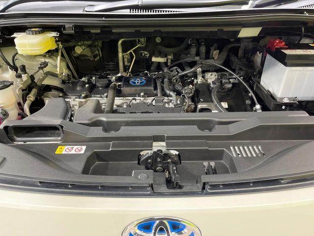 TOYOTA VOXY HYBRID 2023 Image 31