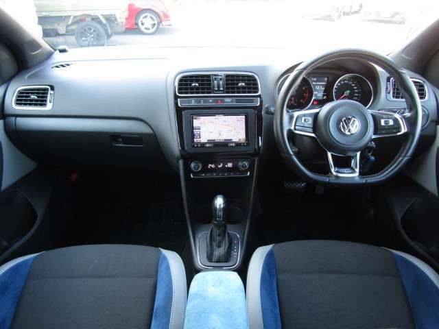 VOLKSWAGEN POLO 2015 Image 31