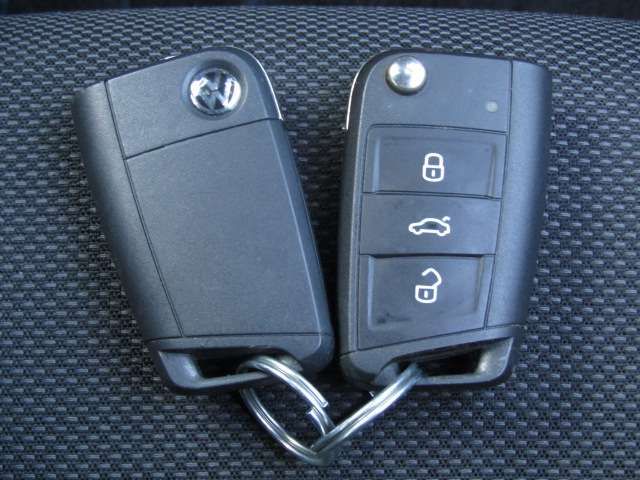 VOLKSWAGEN POLO 2015 Image 31