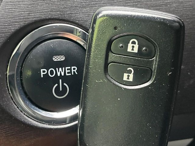 TOYOTA PRIUS 2011 Image 31