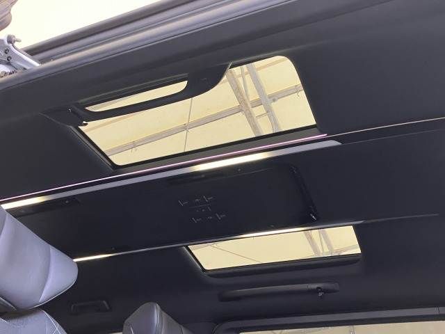 TOYOTA VELLFIRE  HYBRID 4WD 2023 Image 31