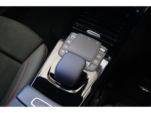 MERCEDES BENZ A CLAS 2021 Image 31