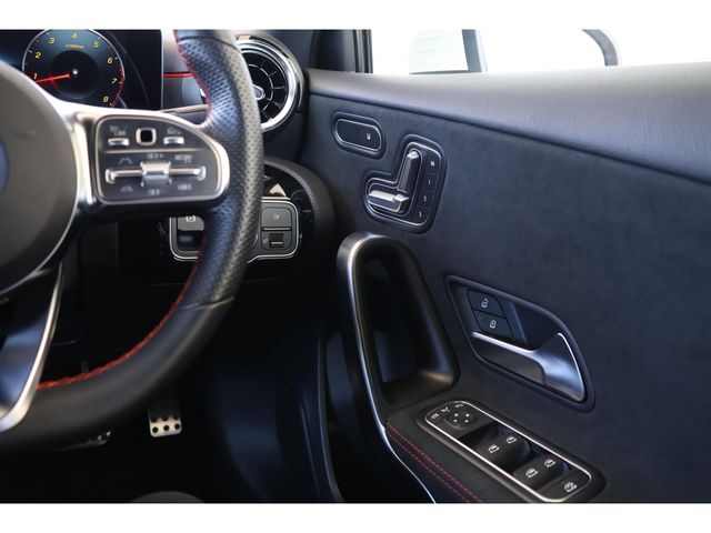 MERCEDES BENZ A CLAS 2021 Image 31