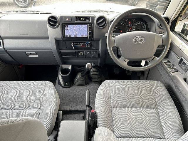 TOYOTA LANDCRUISER VAN 2015 Image 31