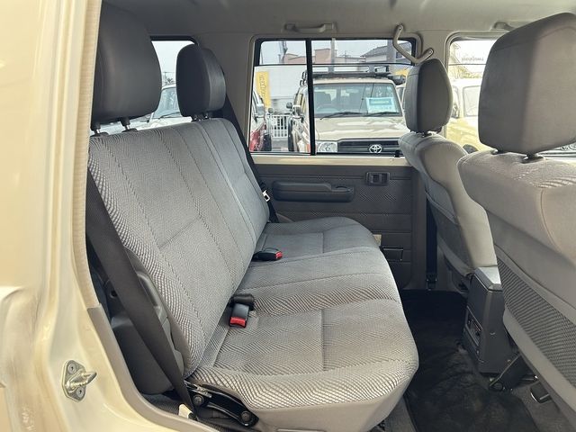 TOYOTA LANDCRUISER VAN 2015 Image 31