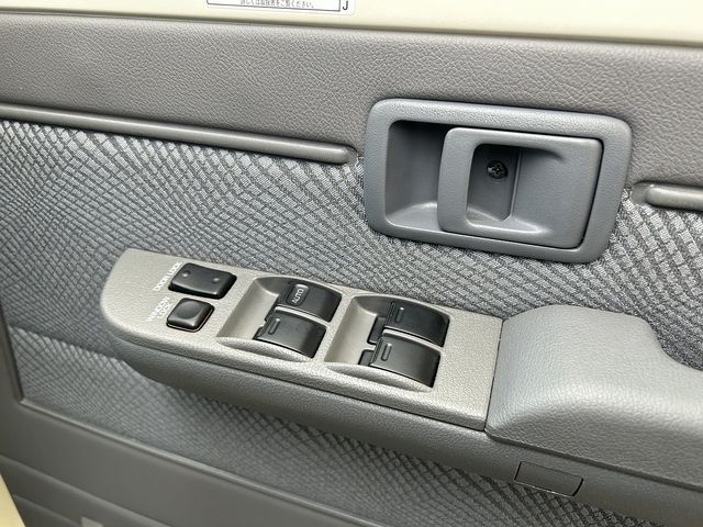 TOYOTA LANDCRUISER VAN 2015 Image 31