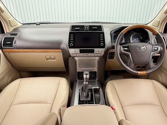 TOYOTA LANDCRUISER PRADO 2023 Image 31