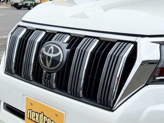TOYOTA LANDCRUISER PRADO 2023 Image 31