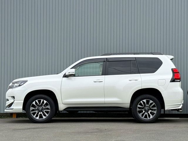 TOYOTA LANDCRUISER PRADO 2023 Image 31