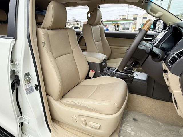 TOYOTA LANDCRUISER PRADO 2023 Image 31