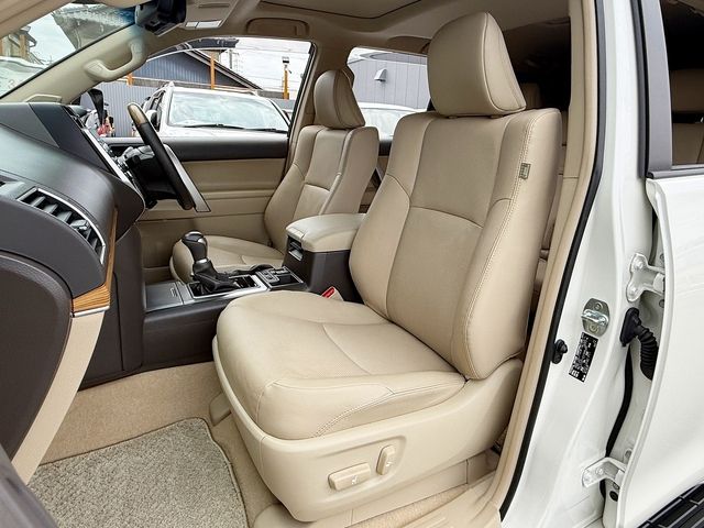 TOYOTA LANDCRUISER PRADO 2023 Image 31