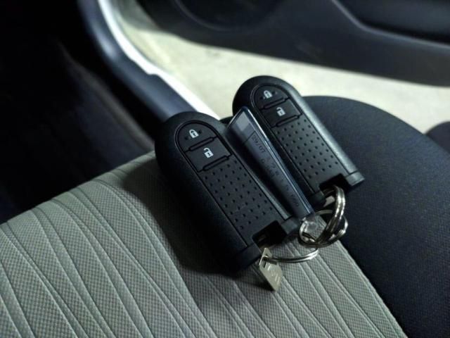 DAIHATSU MIRA E:S 2017 Image 31