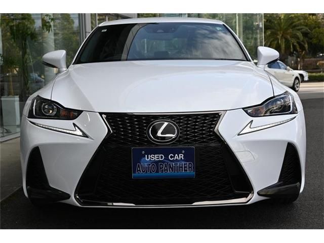 TOYOTA LEXUS IS200T 2017 Image 31