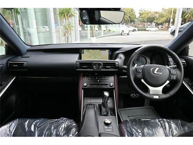 TOYOTA LEXUS IS200T 2017 Image 31