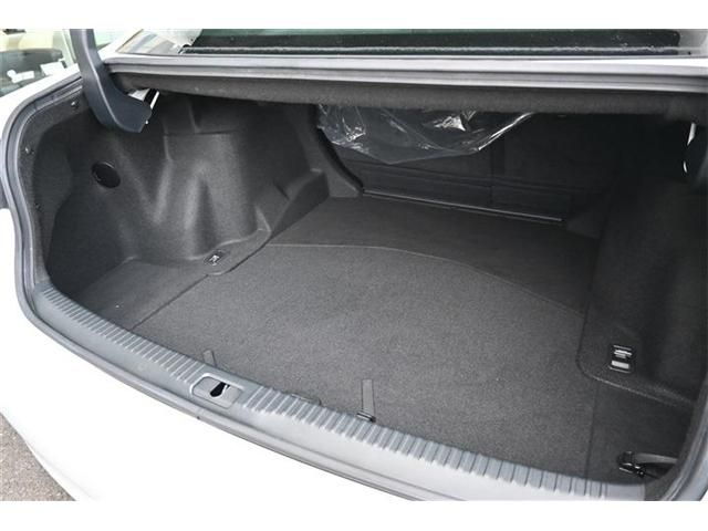 TOYOTA LEXUS IS200T 2017 Image 31