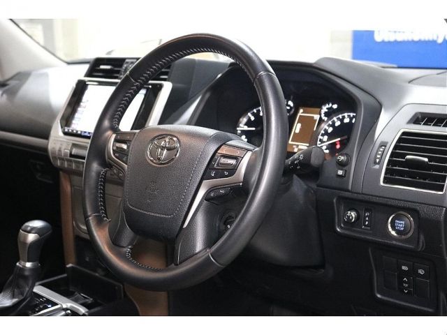 TOYOTA LANDCRUISER PRADO 2022 Image 31