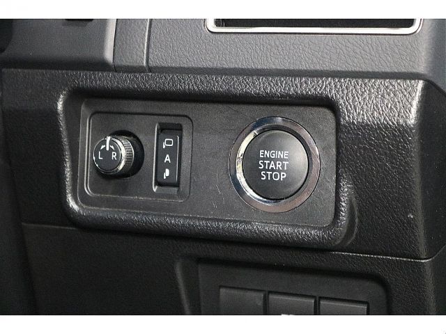 TOYOTA LANDCRUISER PRADO 2022 Image 31