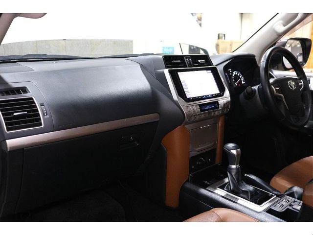 TOYOTA LANDCRUISER PRADO 2022 Image 31