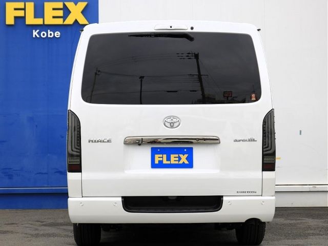 TOYOTA HIACE VAN 2WD 2024 Image 31