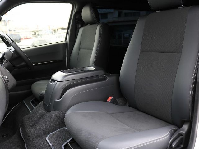 TOYOTA HIACE VAN 2WD 2024 Image 31