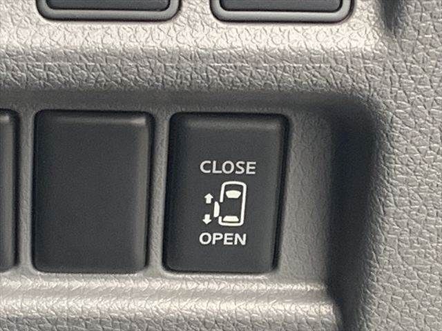 NISSAN NV350 CARAVAN 2019 Image 31