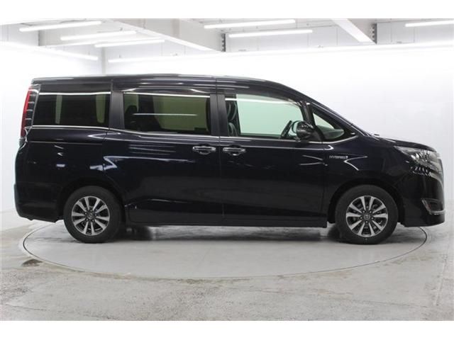 TOYOTA ESQUIRE HYBRID 2017 Image 31