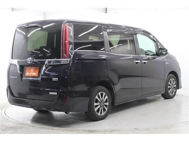 TOYOTA ESQUIRE HYBRID 2017 Image 31