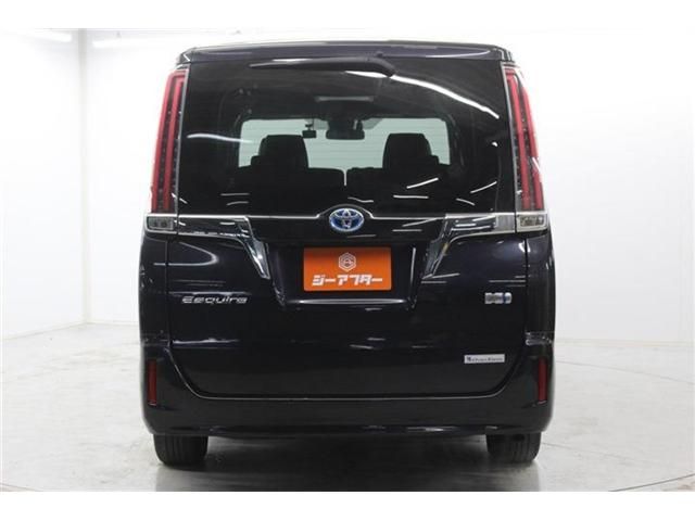 TOYOTA ESQUIRE HYBRID 2017 Image 31