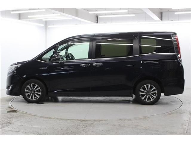 TOYOTA ESQUIRE HYBRID 2017 Image 31